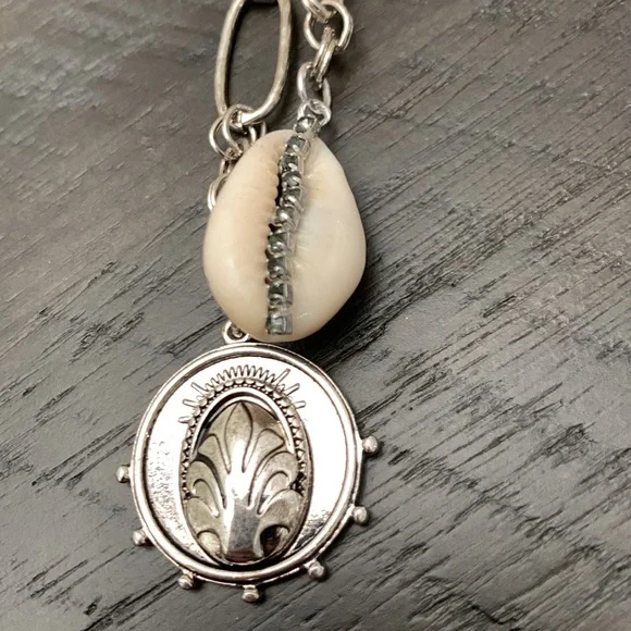 NWT Free People Layered Necklace - Picture 3 of 3